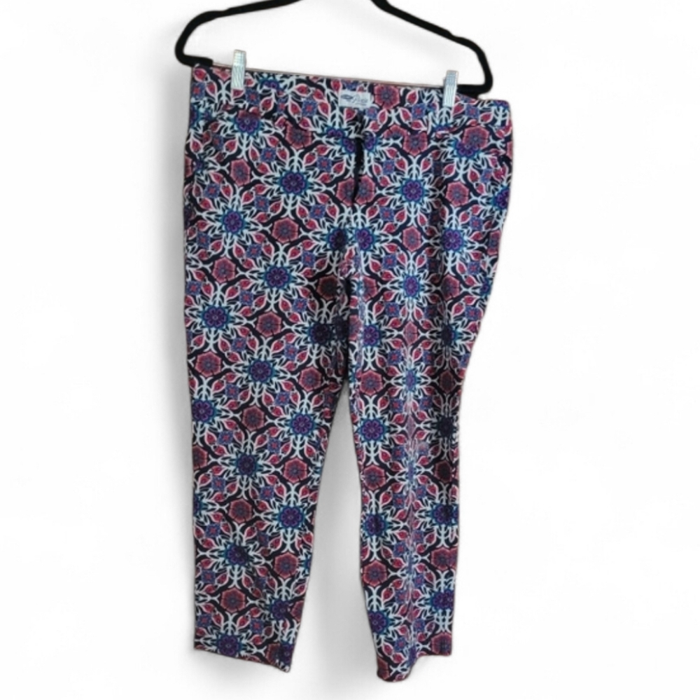 Flower patterned capri #7
